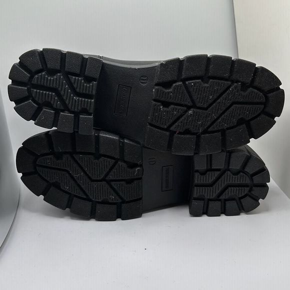 CUSHIONAIRE Women's slip on chelsea boot +Memory Foam 11 BLACK - Picture 5 of 7